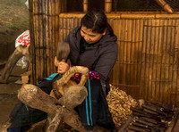 Woman working bamboo root, Bamboo Sea